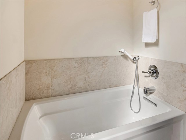 Detail Gallery Image 17 of 31 For 1469 Topa View Trl, Newbury Park,  CA 91320 - 4 Beds | 3/2 Baths