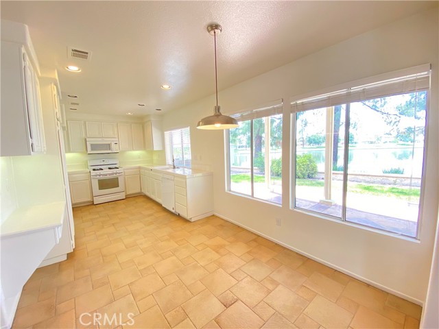 28562 Brige Water Lane, Menifee CA: https://media.crmls.org/medias/7b6ec67b-f34e-4b9e-b561-9c99d94c691f.jpg