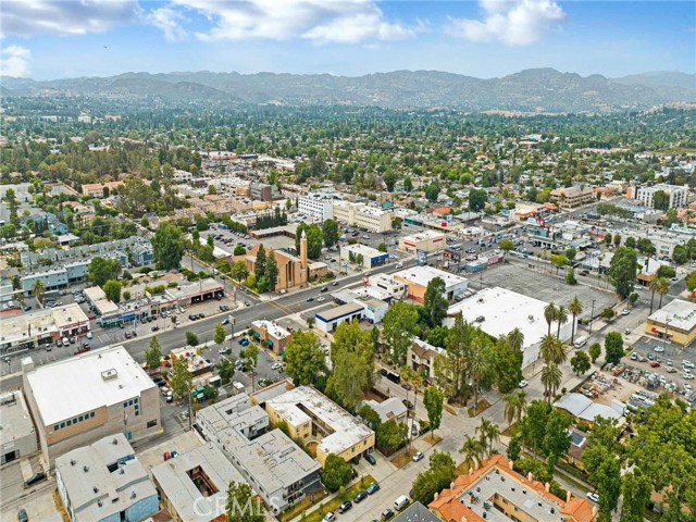 7049 Vassar Avenue, Canoga Park CA: https://media.crmls.org/medias/7b6f0fc7-d1ed-49e2-ac06-71402eac6f6d.jpg