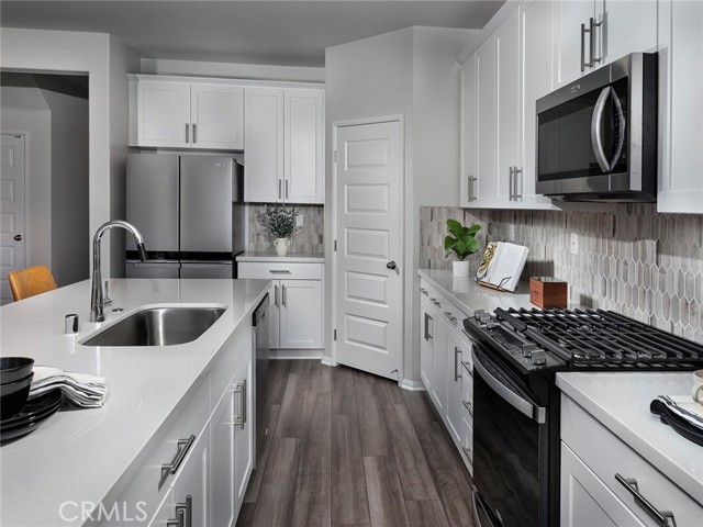 19536 Hanging Rock Road, Lake Elsinore CA: https://media.crmls.org/medias/7b6fe06f-4bac-490e-9200-7e15c4effbca.jpg