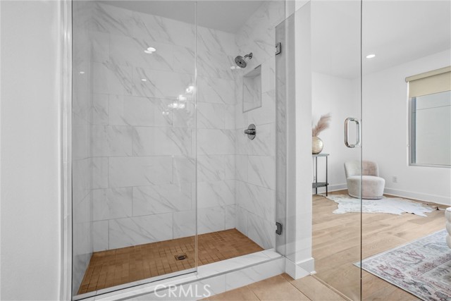 Image 18 of 51 For 24 Ebb Tide  