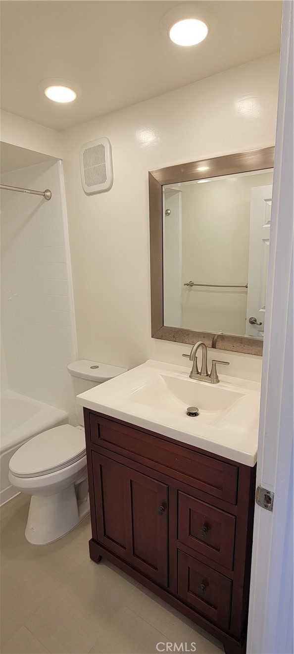 4251 W Sarah Street, Burbank CA: https://media.crmls.org/medias/7b707b33-3aaf-4054-aa72-63e80f680626.jpg