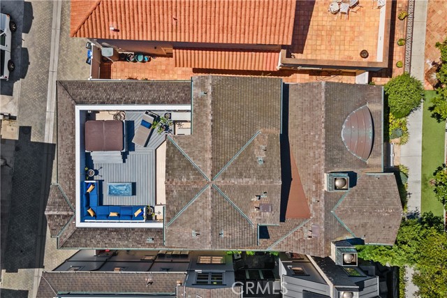 2149 E Ocean Boulevard, Newport Beach CA: https://media.crmls.org/medias/7b708304-f359-4b51-b1ef-2ffea74b3ee3.jpg