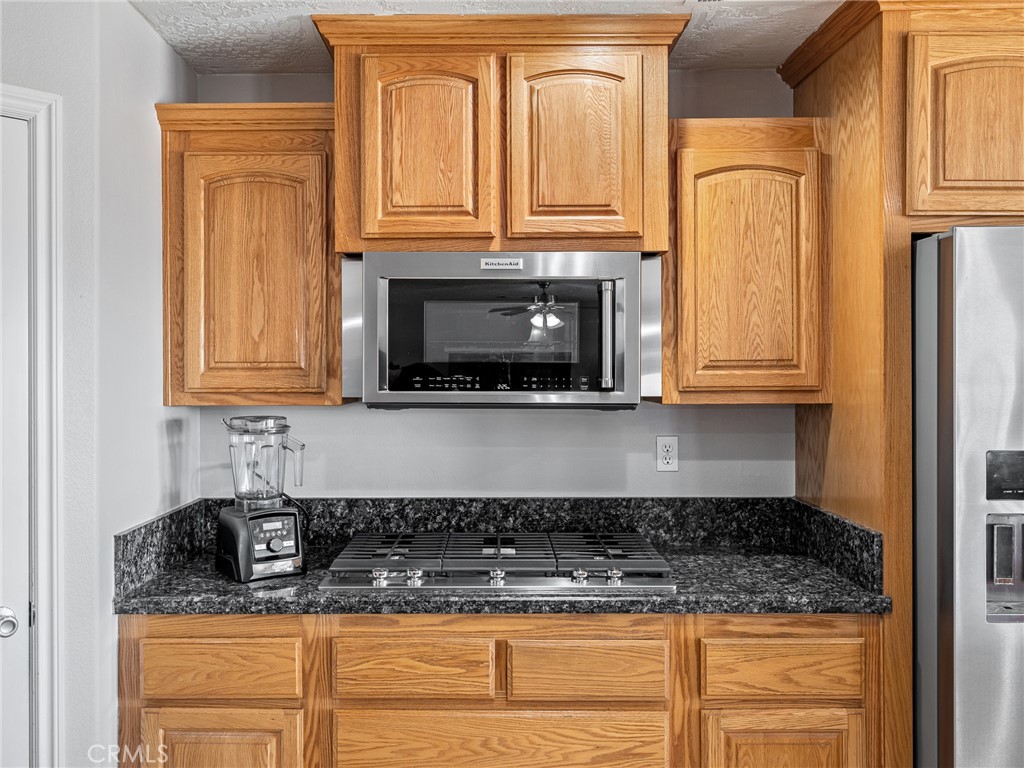 https://media.crmls.org/medias/7b70c8fa-e0c8-4fb4-9fd4-52eeee2aa610.jpg?preset=X-Large