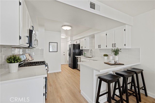 25273 Avenida Dorena, Newhall CA: https://media.crmls.org/medias/7b71747e-efb7-402a-b4ff-70de86506283.jpg