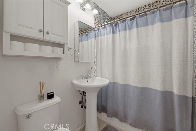 Back unit bathroom