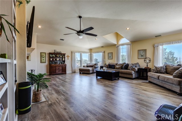 20003 Waco Road, Apple Valley CA: https://media.crmls.org/medias/7b721bd0-5e9c-448b-ae9e-2a9a91fd3115.jpg
