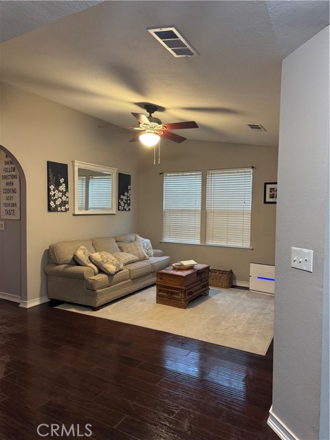 Detail Gallery Image 19 of 32 For 4800 W Crowley Ct, Visalia,  CA 93291 - 3 Beds | 2 Baths