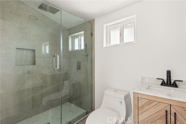 Detail Gallery Image 29 of 33 For 7943 Ledge Ave, Sun Valley,  CA 91352 - 3 Beds | 3 Baths