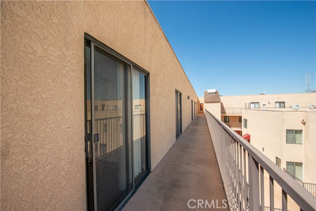 Detail Gallery Image 24 of 24 For 21040 Parthenia St #26,  Canoga Park,  CA 91304 - 2 Beds | 2/1 Baths