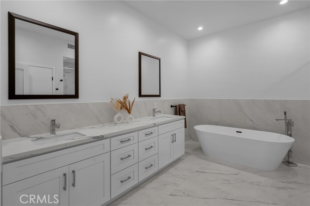 5196 Orange Place, Los Angeles CA: https://media.crmls.org/medias/7b729d37-7561-41f4-a2fd-1e3a8e38213f.jpg