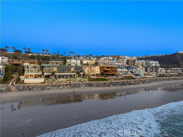 21 Strand Beach Drive, Dana Point CA: https://media.crmls.org/medias/7b72a101-e21e-4b0c-aeee-c114aa9aafd4.jpg