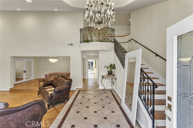 Detail Gallery Image 5 of 32 For 2412 Jupiter, Los Angeles,  CA 90046 - 6 Beds | 5 Baths