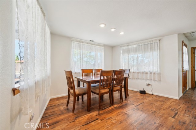 13319 Waco Ln, Apple Valley CA: https://media.crmls.org/medias/7b7489fd-e36a-4d18-8698-5011e50fb54f.jpg