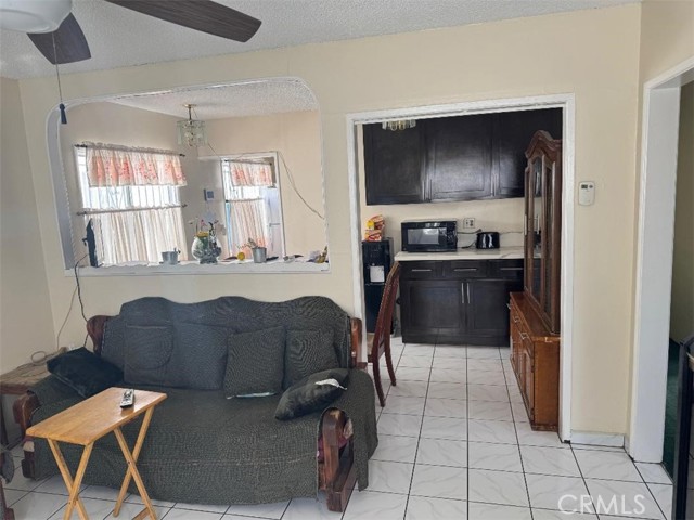 Detail Gallery Image 2 of 3 For 10208 Los Angeles St, Los Angeles,  CA 90003 - 2 Beds | 2 Baths