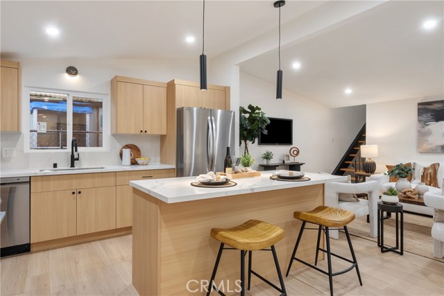 Detail Gallery Image 9 of 32 For 20110 Flallon, Lakewood,  CA 90715 - 4 Beds | 2 Baths