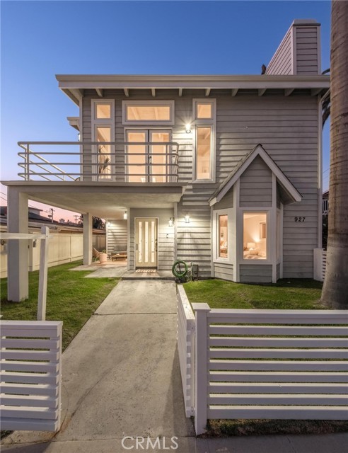 927 6th Street, Hermosa Beach, California 90254, 4 Bedrooms Bedrooms, ,3 BathroomsBathrooms,Residential,Sold,6th,SB25193988