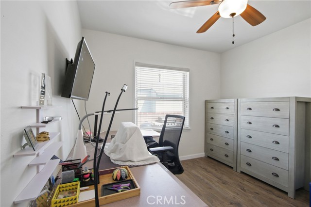 11051 Tarawa Drive, Los Alamitos CA: https://media.crmls.org/medias/7b75ddf1-bef9-4ba3-9f84-622d5695ca82.jpg