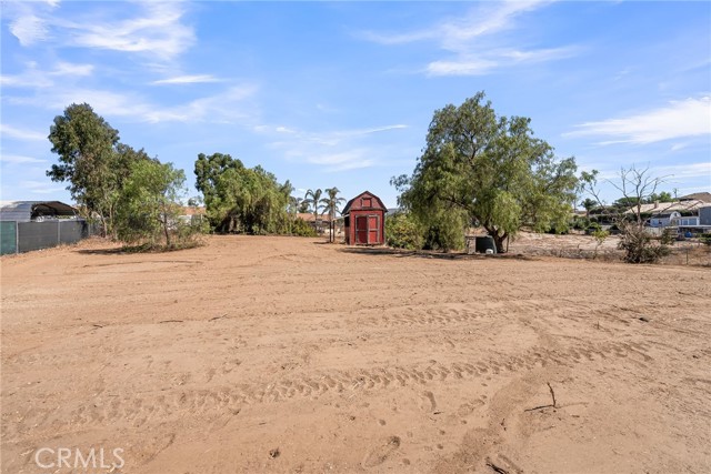 18150 Granite Avenue, Riverside CA: https://media.crmls.org/medias/7b76a6c1-86ee-4d05-840b-65b40bc1bd22.jpg