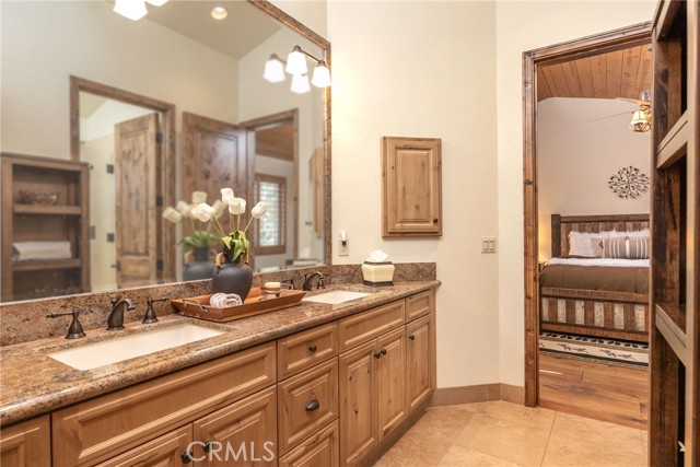 42143 Switzerland Drive, Big Bear CA: https://media.crmls.org/medias/7b76fbb8-9a19-42fa-bff9-d5cde507c614.jpg