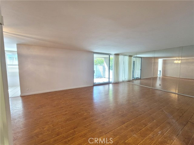 Detail Gallery Image 7 of 40 For 5301 Balboa Bld #E11,  Encino,  CA 91316 - 2 Beds | 2 Baths