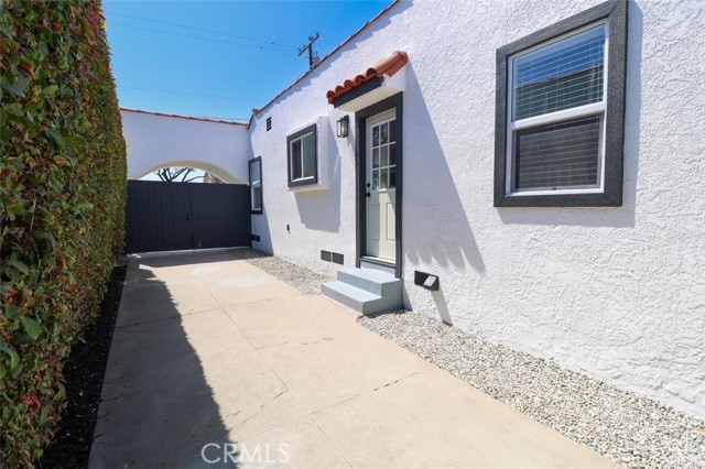 Detail Gallery Image 30 of 52 For 1040 S Grevillea Ave, Inglewood,  CA 90301 - 2 Beds | 2 Baths