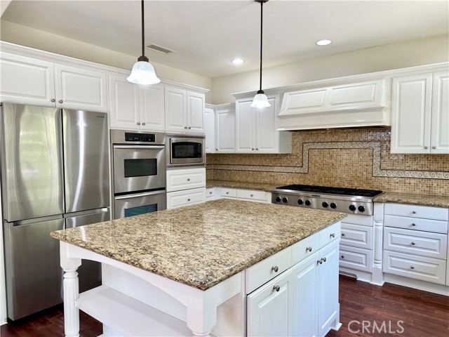 50 Winding Way, Irvine CA: https://media.crmls.org/medias/7b79276a-211a-4e5f-b1aa-a1b7dd5801d1.jpg