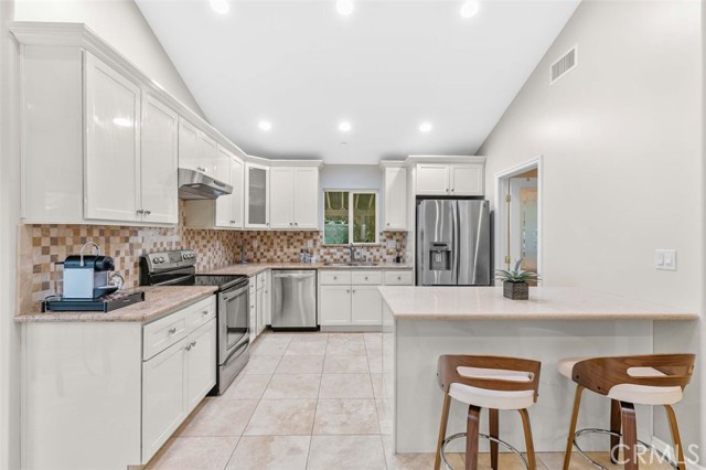 Detail Gallery Image 8 of 28 For 16577 16579 Knollwood, Granada Hills,  CA 91344 - 2 Beds | 2 Baths