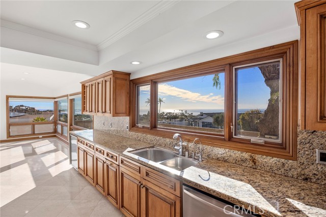 Detail Gallery Image 13 of 40 For 32542 Adriatic Drive, Dana Point,  CA 92629 - 4 Beds | 2/1 Baths