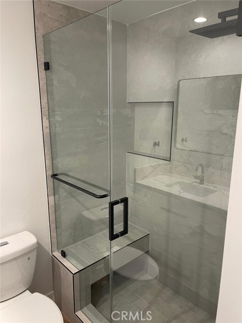 Detail Gallery Image 7 of 17 For 7051 Garden Grove, Reseda,  CA 91335 - 3 Beds | 2 Baths