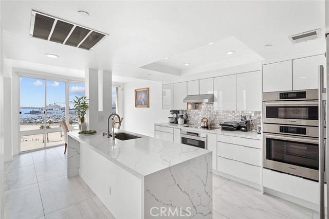 850 E Ocean Boulevard, Long Beach CA: https://media.crmls.org/medias/7b7b7b54-496f-4c8c-b6a1-9e7ac6201957.jpg