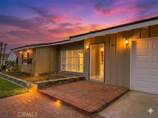 Detail Gallery Image 2 of 13 For 1747 Oakwood Ave, Arcadia,  CA 91006 - 4 Beds | 4 Baths