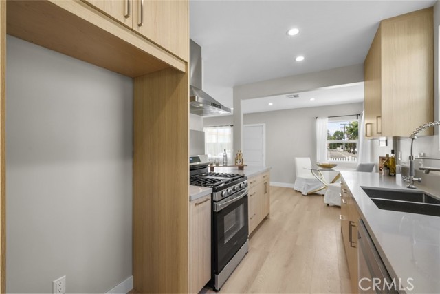 Detail Gallery Image 30 of 41 For 6820 Jellico Ave, Van Nuys,  CA 91406 - 3 Beds | 2 Baths