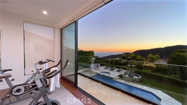 Detail Gallery Image 17 of 40 For 1187 Piedra Morada Dr, Pacific Palisades,  CA 90272 - 6 Beds | 6/1 Baths