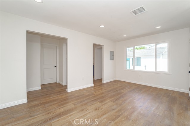 Detail Gallery Image 16 of 22 For 1101 E 115th, Los Angeles,  CA 90059 - 3 Beds | 1 Baths