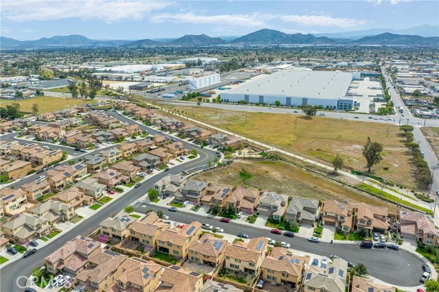 Detail Gallery Image 53 of 64 For 15507 Vanilla Bean Ln, Fontana,  CA 92336 - 4 Beds | 3/1 Baths