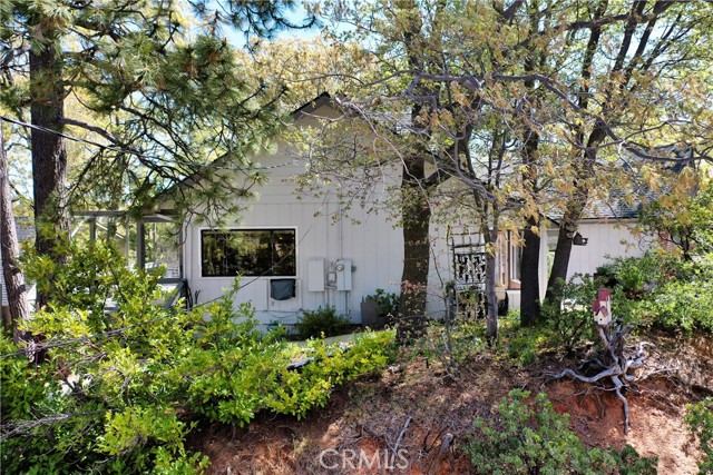 Detail Gallery Image 36 of 41 For 1343 Golden Rule Ln, Lake Arrowhead,  CA 92352 - 3 Beds | 2/1 Baths