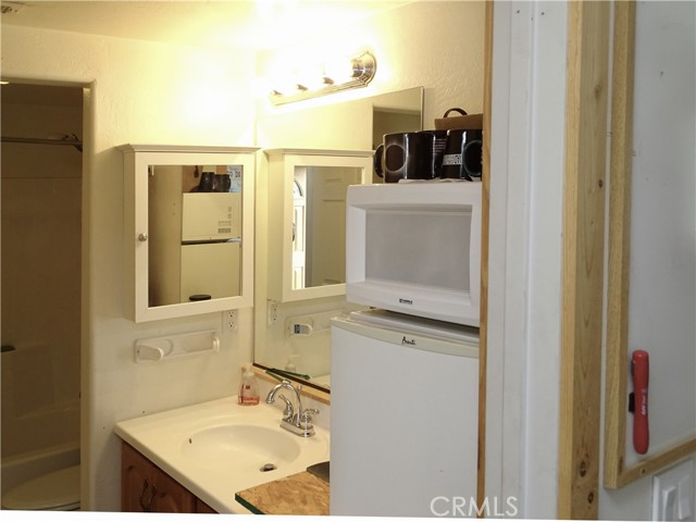 Detail Gallery Image 34 of 41 For 2097 Fox Ln, Big Bear City,  CA 92314 - 4 Beds | 3/1 Baths