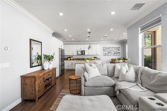 Detail Gallery Image 5 of 38 For 17 Clover, Lake Forest,  CA 92630 - 3 Beds | 2/1 Baths