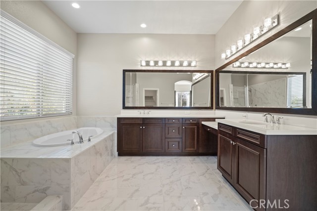 Detail Gallery Image 7 of 33 For 11501 Cloverfield Cir, Bakersfield,  CA 93311 - 5 Beds | 4/1 Baths