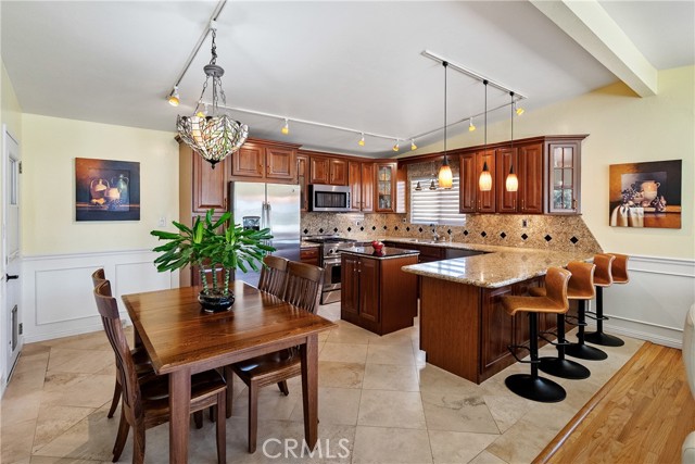 1002 Par Avenue, Paso Robles CA: https://media.crmls.org/medias/7b8118f1-fb57-40f4-9589-e886aafb1b05.jpg