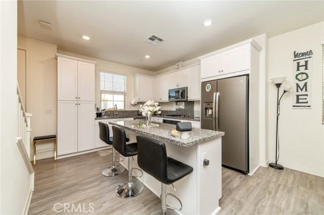 Detail Gallery Image 5 of 46 For 832 Mandarin, Upland,  CA 91786 - 4 Beds | 3 Baths