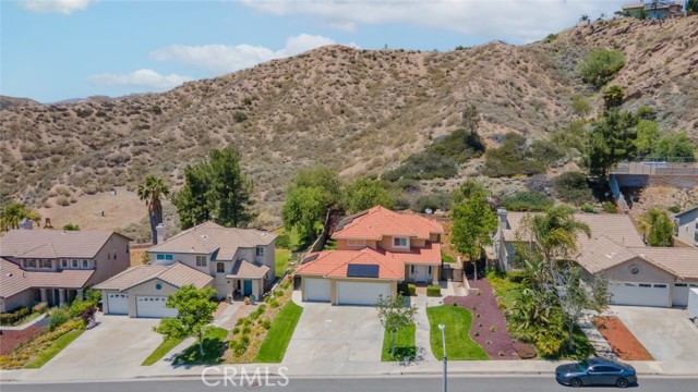 Detail Gallery Image 4 of 30 For 29231 Mammoth Ln, Canyon Country,  CA 91387 - 3 Beds | 3 Baths