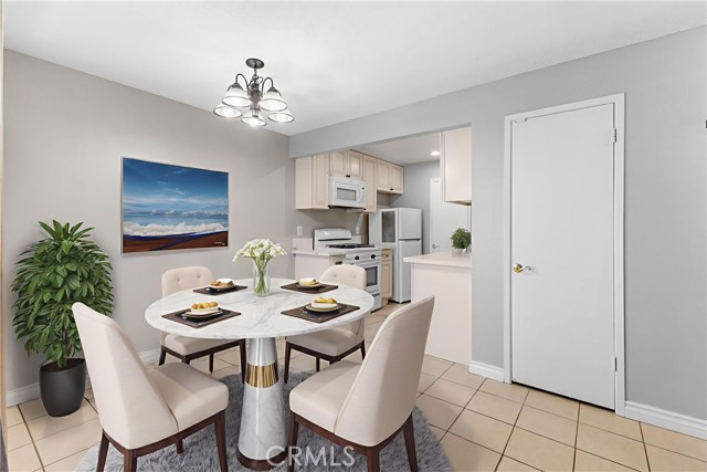 1310 Brentwood Circle, Corona CA: https://media.crmls.org/medias/7b82b3ad-c91c-41fc-a73e-71255b147eb4.jpg