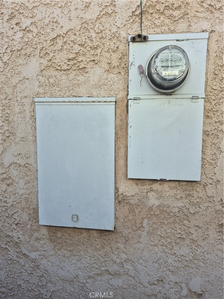 https://media.crmls.org/medias/7b82db5e-1a4d-4b6c-bf18-f4b0ca79065a.jpg?preset=X-Large