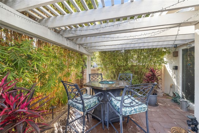 56 Ashbrook, Irvine CA: https://media.crmls.org/medias/7b82e741-b852-46e9-99c5-61883f3ad387.jpg
