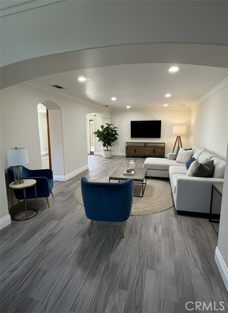 5004 Onyx Street, Torrance CA: https://media.crmls.org/medias/7b836f93-70fe-4c70-8576-e961262f0548.jpg