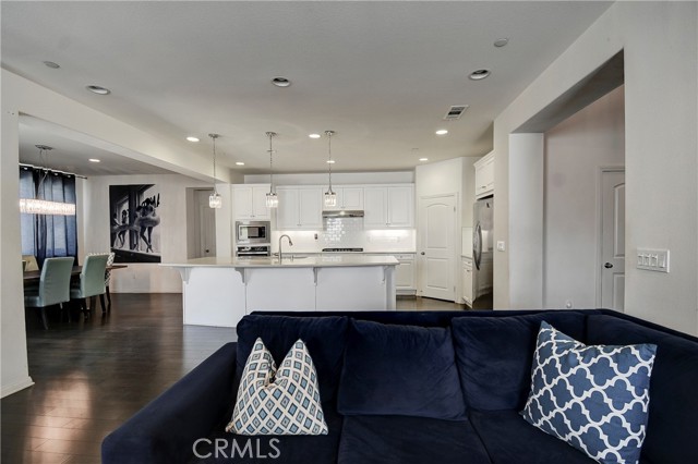 1855 W Willow Avenue, Anaheim CA: https://media.crmls.org/medias/7b83eeb5-e034-463c-b17c-24ad08e203f3.jpg