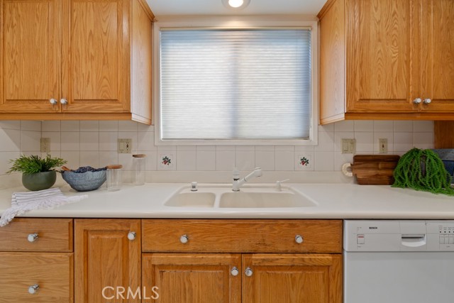 Detail Gallery Image 22 of 51 For 3561 Fela, Long Beach,  CA 90808 - 4 Beds | 2 Baths