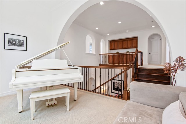 Detail Gallery Image 22 of 40 For 8005 Bell Crest Dr, Los Angeles,  CA 90045 - 6 Beds | 4 Baths